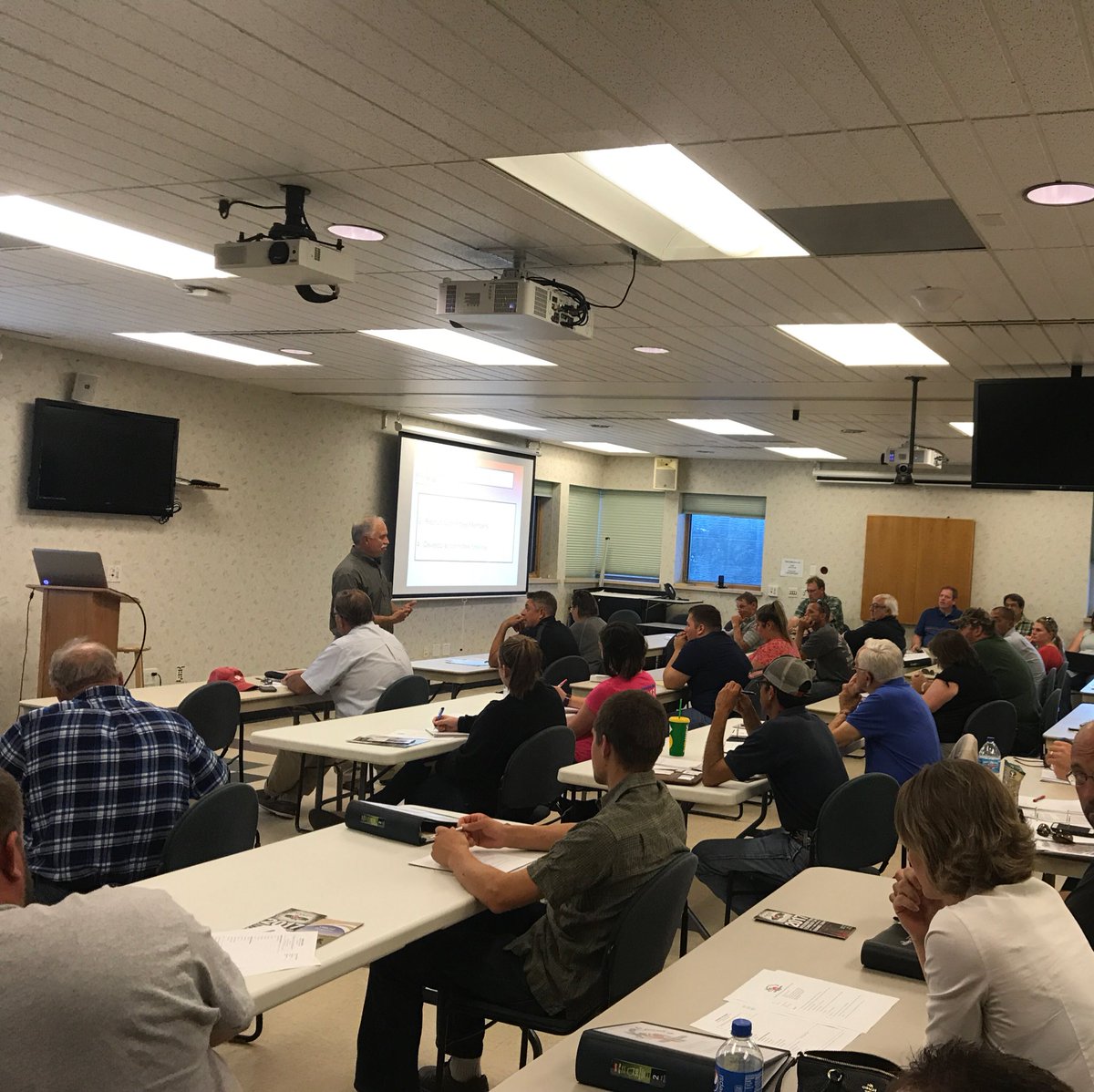 JeffCoFTD2019's tweet photo. Orientating Committee Chairs &amp; Co-chairs tonight! If you are interested in serving on a committee email us at jeffcoftd2019@gmail.com https://t.co/0bpgduE0zm