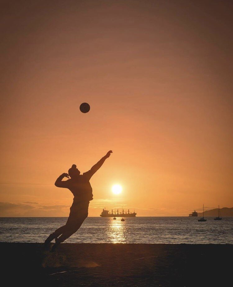 Serve. 📸:instagram.com/vancity.