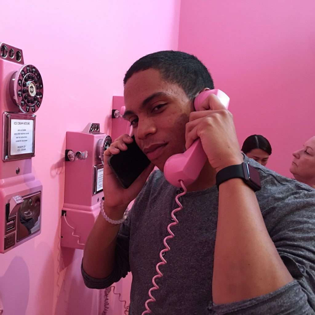 multimicah's tweet image. #Twophones