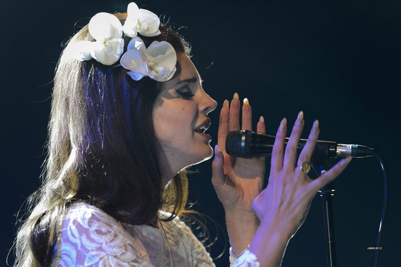 archiveLDR's tweet photo. For 32 years an angel lives on earth we could not be more blessed. Sending love from everywhere in the world to you
#HappyBirthdayLanaDelRey https://t.co/IgDX9KwcMH