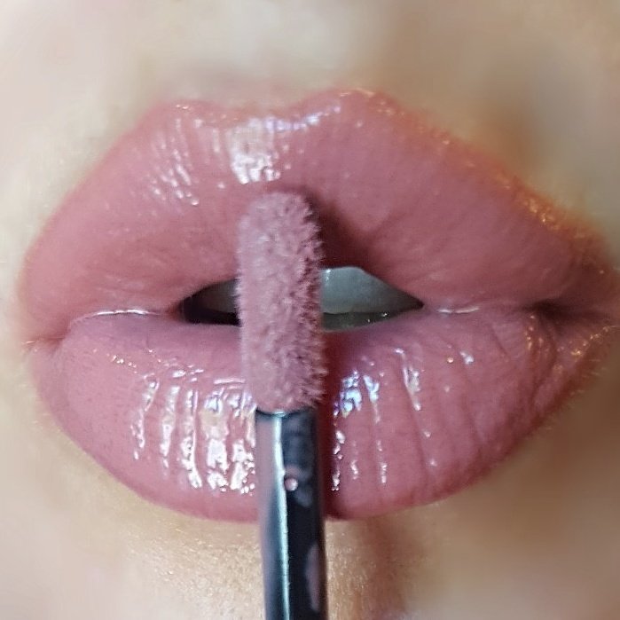 OTBCosmetics's tweet photo. Strut ur #nude #lips with this Lip Paint on sale for $3.95 !#LipstickLullaby #lipsticklnlove #nudelipstick #lipstick #liquidlipstick #swatch https://t.co/QvRwAY6LEt