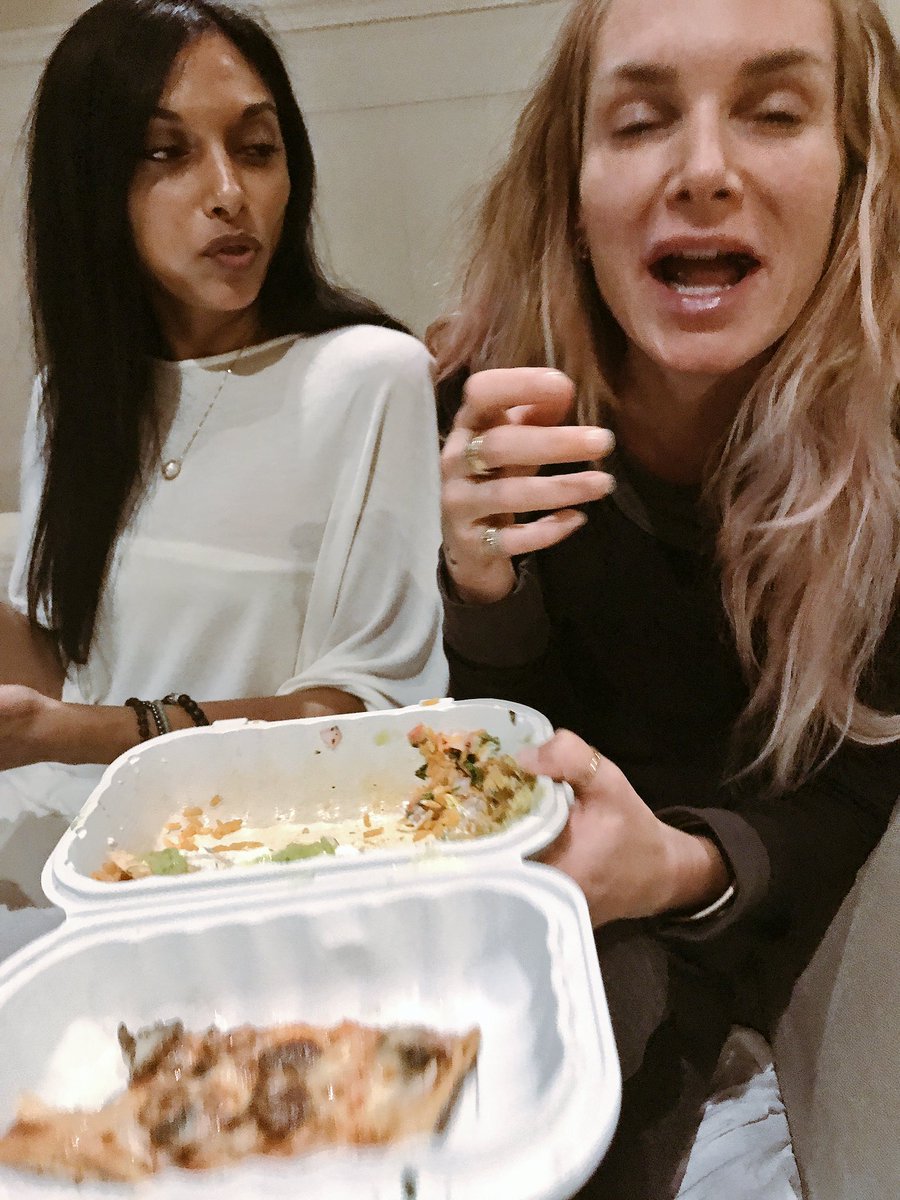 EdenSassoonFans's tweet photo. CAPTION THIS: https://t.co/WWLSRDSflj