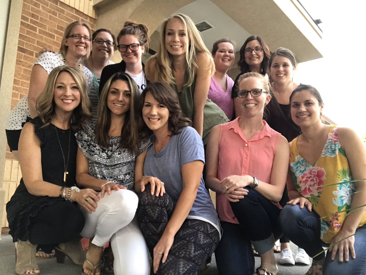 LadyLavished's tweet photo. Lavish now has mentorship groups! Here's mine ❤️ #bettertogether #myalcfamily https://t.co/ziHqltxFXX