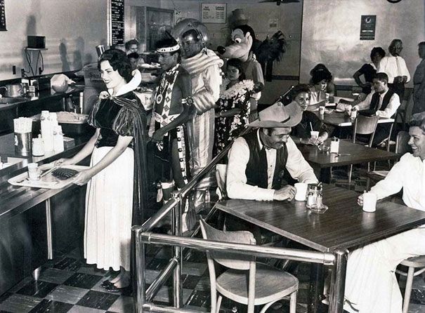 Les employés de Disneyland à la cafétéria, 1961 #histoire