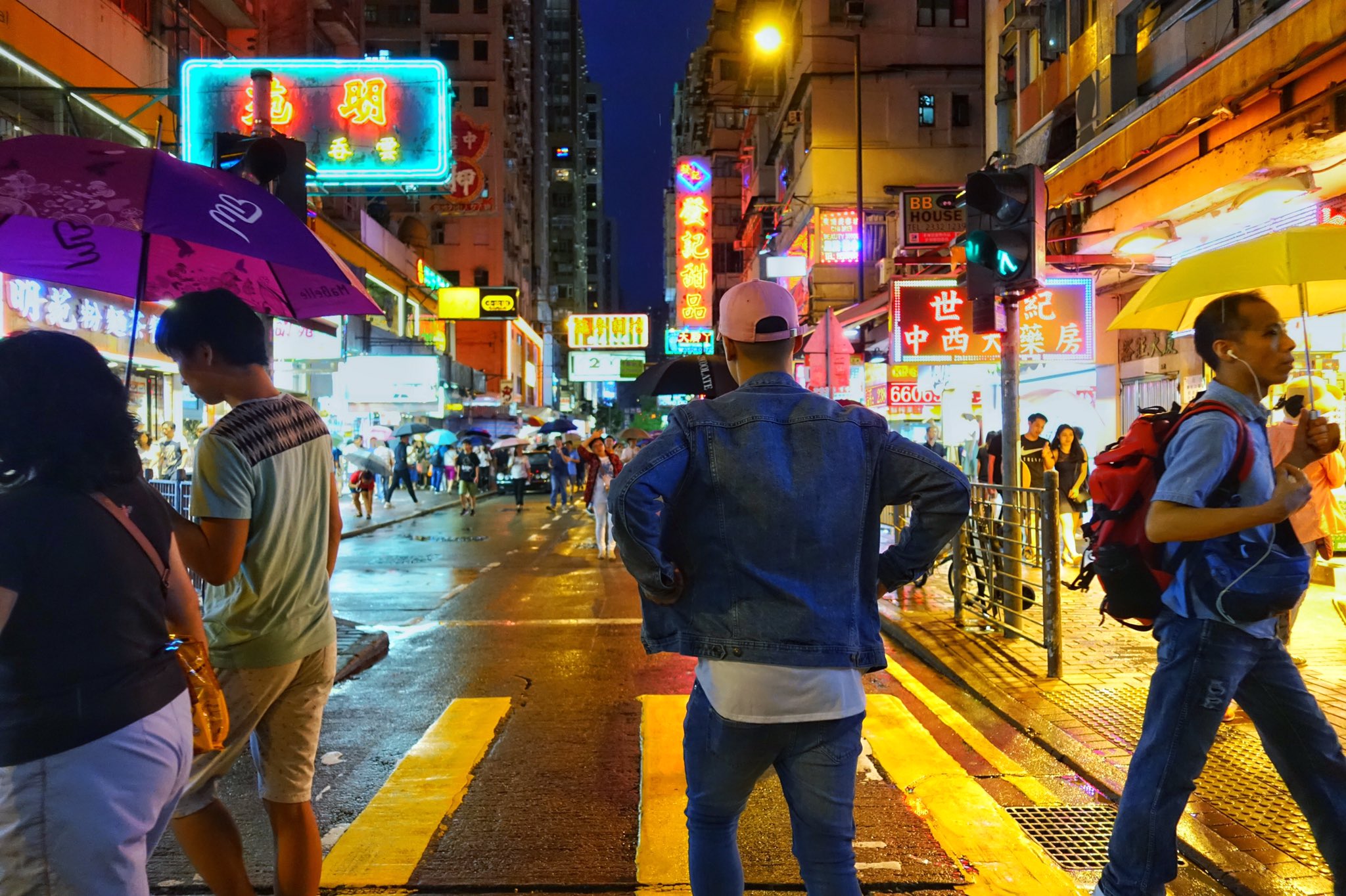 Russell Reyes on Twitter: "MAKING MY WAY DOWNTOWN, WALKING FAST, FACES
