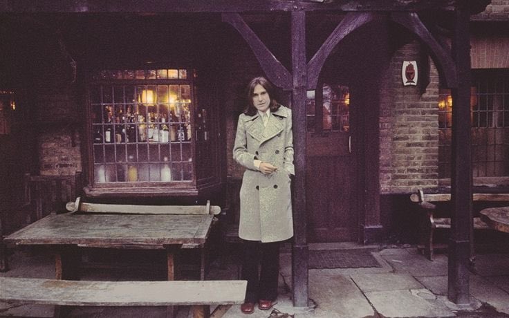 Happy 73rd Birthday today to one of London\s finest songwriters Ray Davies. 