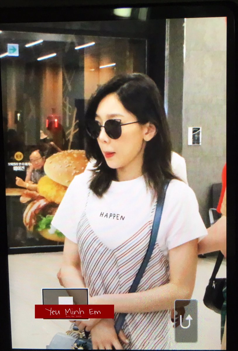 [PIC][20/21-06-2017]Tiffany - TaeYeon - HyoYeon và YoonA trở về Seoul vào hôm nay DC0aSs7VwAIArD3