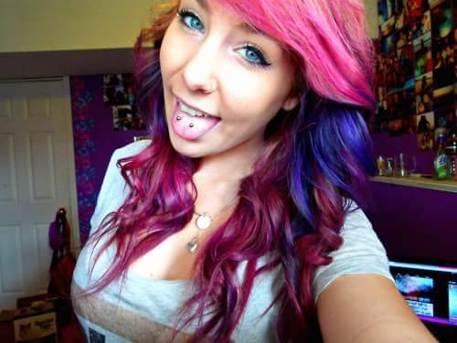 liltea_'s tweet photo. Colorful hair and double tongue piercings omFG THE YIN YANGS LMFAO bye #tumblrqueen. Now it me & my baby ❤ https://t.co/edaTTmZVLM