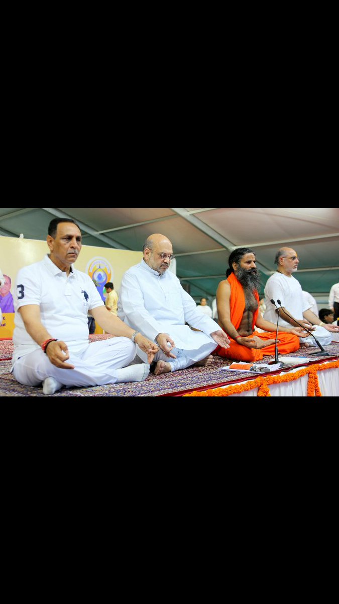 rghvvRaghav's tweet photo. Any body noticed Vijay rupani sir wearing US Polo's t-shirt, #madeinind #YogaDay2017 https://t.co/wuMpsgAFZV