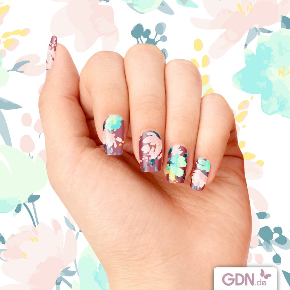 GermanDreamNail's tweet photo. Ein bunter Strauß Sommerblumen für Deine Nägel 💐 #mygdn #germandreamnails #flowers #nailaddict #pastell #nailstagram #nailart #trendcolors https://t.co/fJVcA7s1BJ