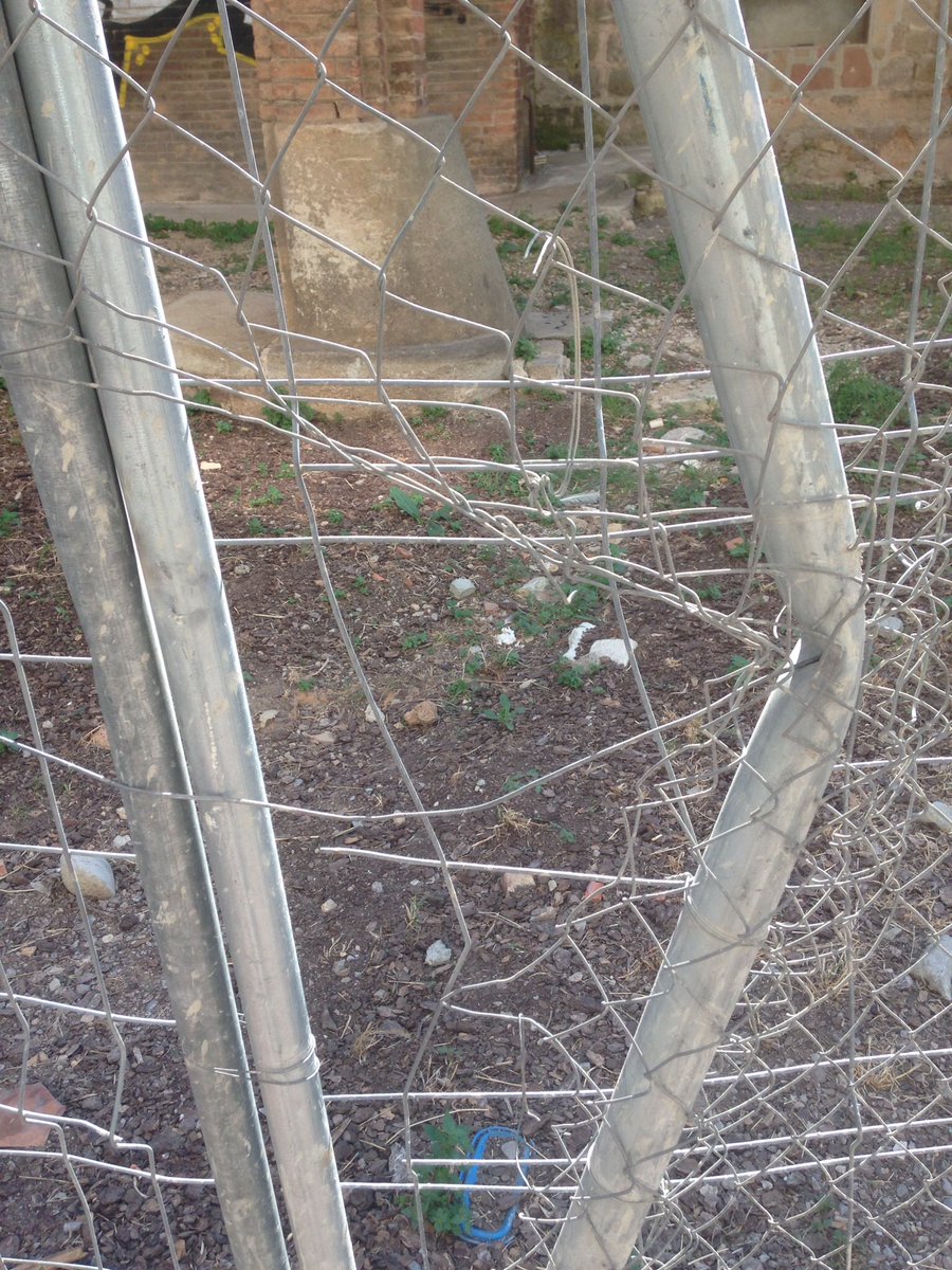 Molta ciutat cultural i poca seguretat ciutadana al costat d'un parc infantil a #cantrinxet #LHospitalet