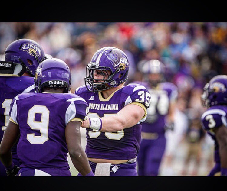 henniehen_12's tweet image. Prayers for my brother @_ThatJacksonKid and the Jackson Family tonight 🙏🏼 #9Strong #MYUNAFAMILY