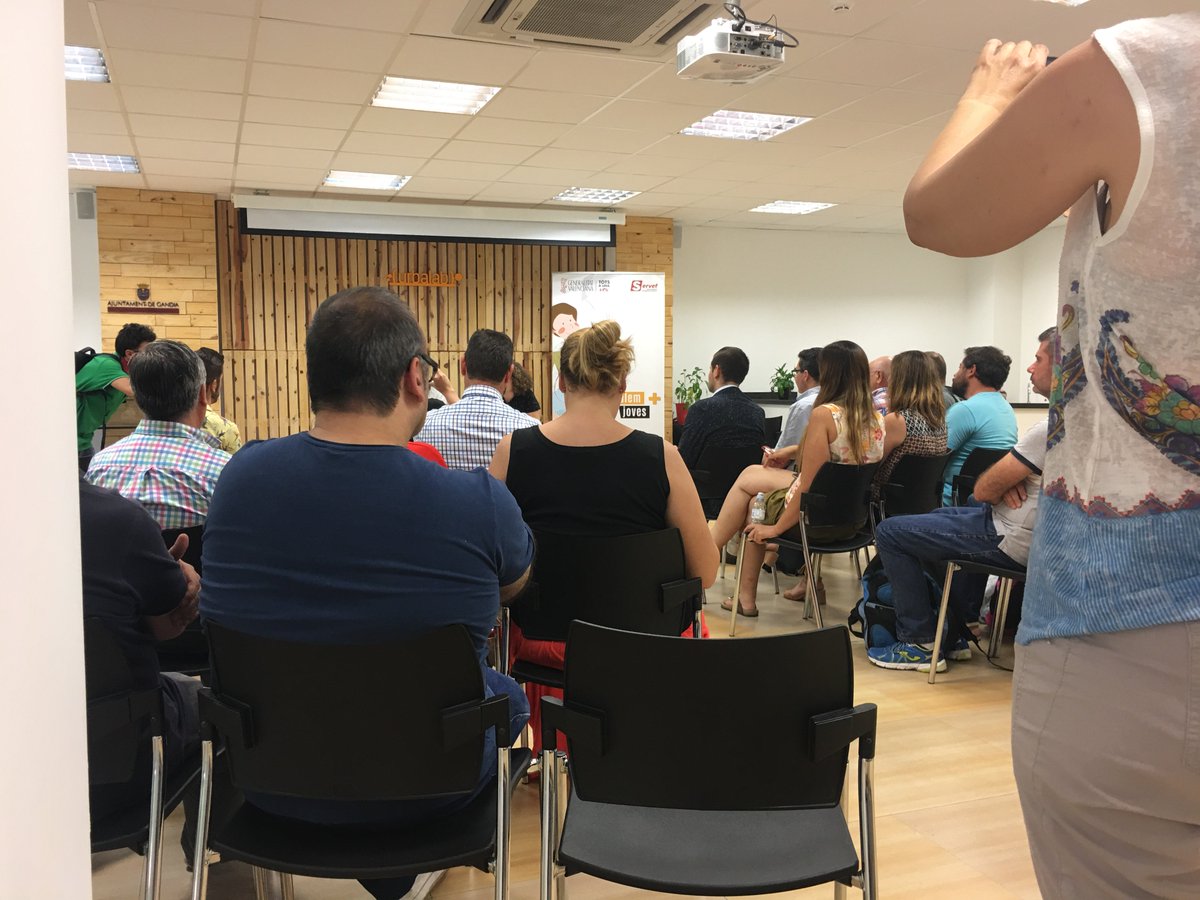 TOSendesUrbanes's tweet photo. Enric Nomdedéu Biosca, secretari Autònomic d´ocupació, en ha donat una xarrada informativa dels projectes d´ocupació #Urbalab Gandia https://t.co/19YsdFpV2J