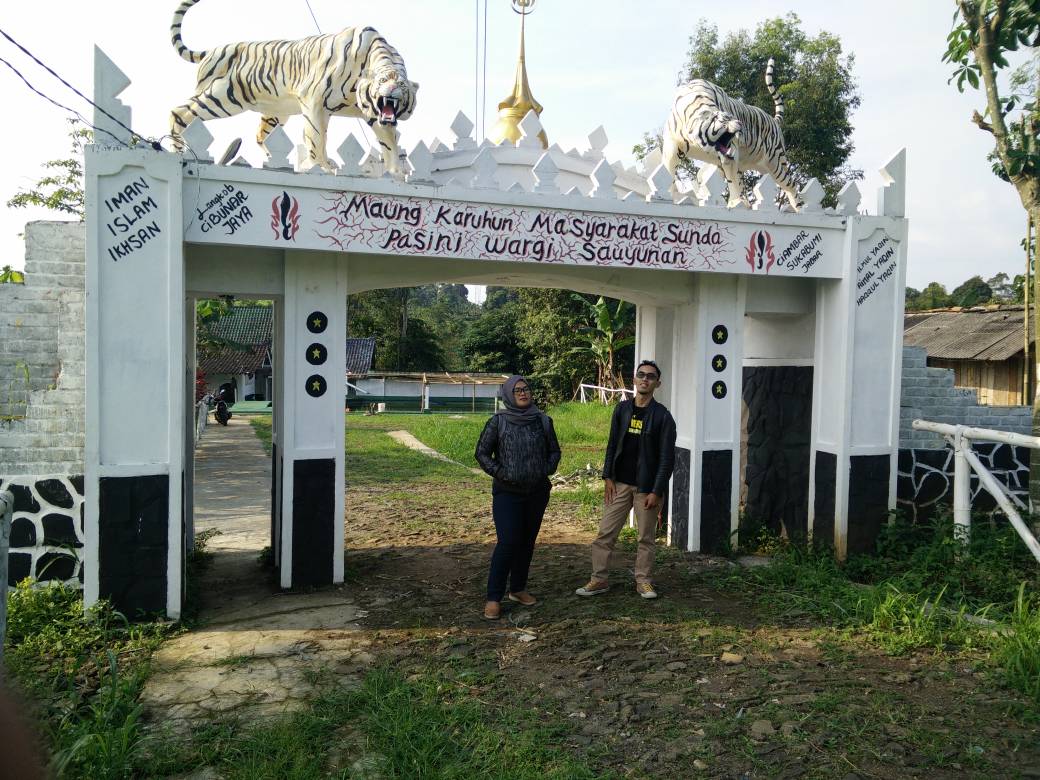 Situs bersejarah makam Rd Boros ngora di desa cibunarjaya kec ciambar