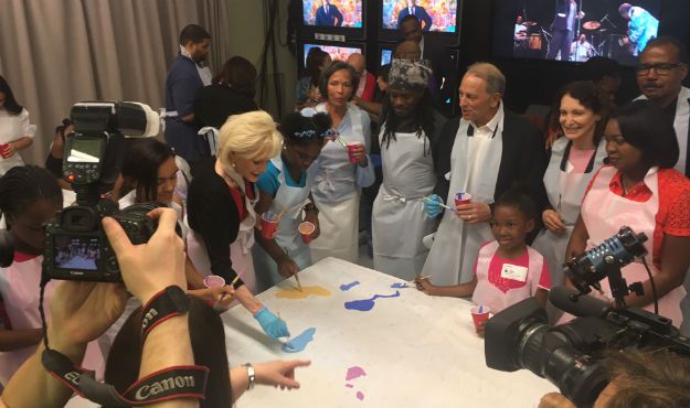 CBSPhiladelphia's tweet photo. Community Effort Helps Honor Ed Bradley Philadelphia Style https://t.co/cVLPs9YIRe https://t.co/OVBUWSYpxp