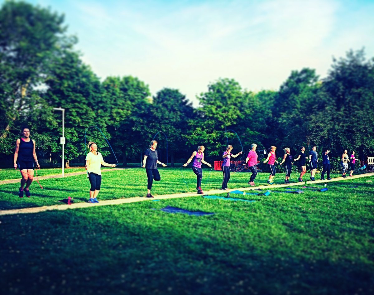 cambridgeBCamp's tweet photo. A row of strong beauties 🙌

#CambridgeBootcamps #StrongerTogether 👭

https://t.co/6wGV856E0U https://t.co/r5D1zwm0oS