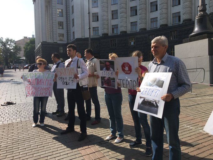 View image on Twitter