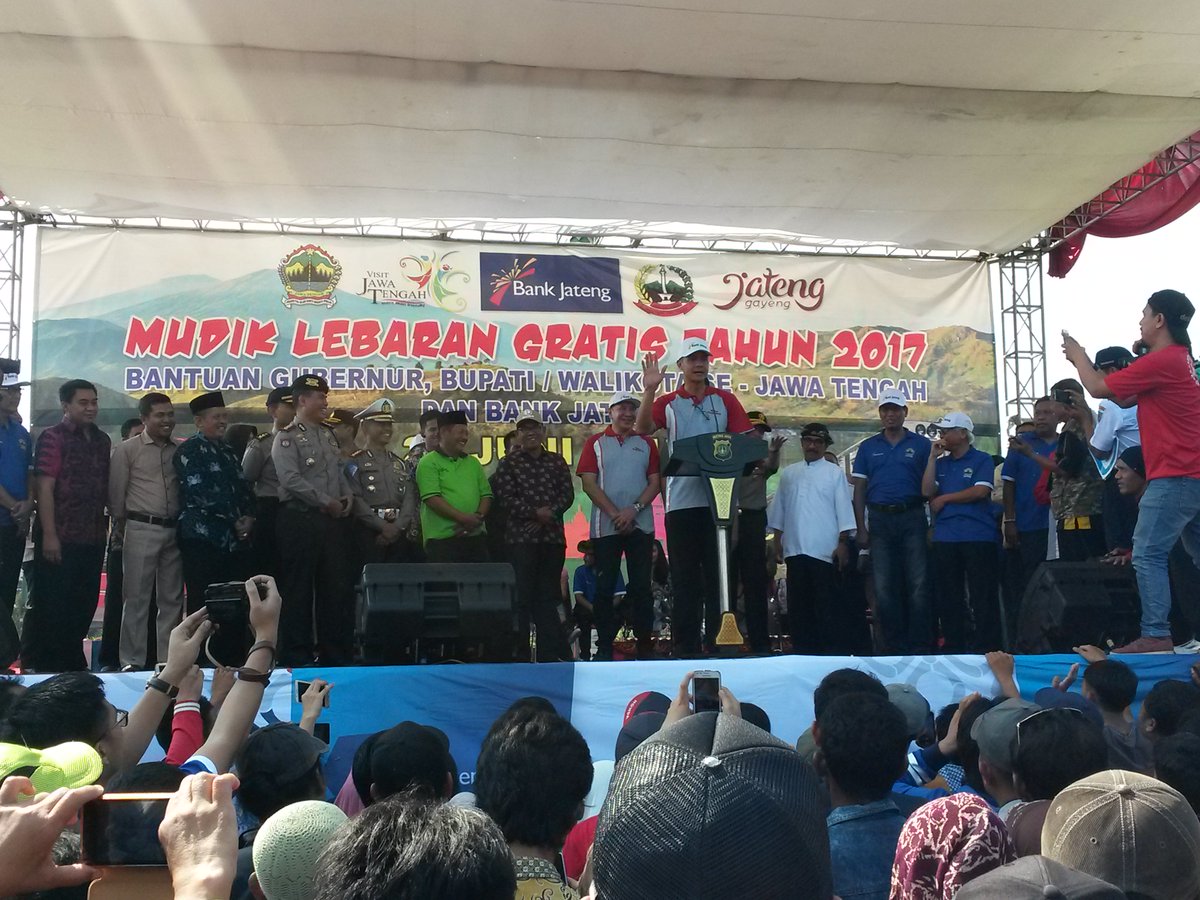 DishubPbg's tweet photo. Mudik Gratis Tahun 2017 Bersama Pemerintah Provinsi Jawa Tengah.@TMII https://t.co/omSC7LNpkm
