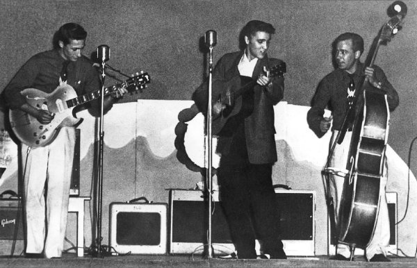 Dolo01's tweet photo. #ElvisHistory. June, 20 and 21 Elvis performed in Beaumunt at the Cyty Auditórium.#Elvis1955 https://t.co/a5JWhJoaPN