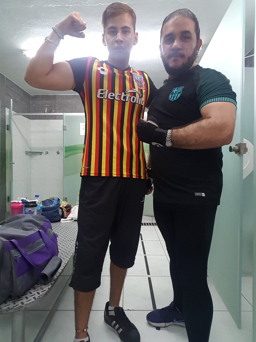 QUINTARO19's tweet photo. @AleLeon0797 #ConejitoTime ll
Si no te diviertes ¿para que vas? https://t.co/6pdwHujiSi