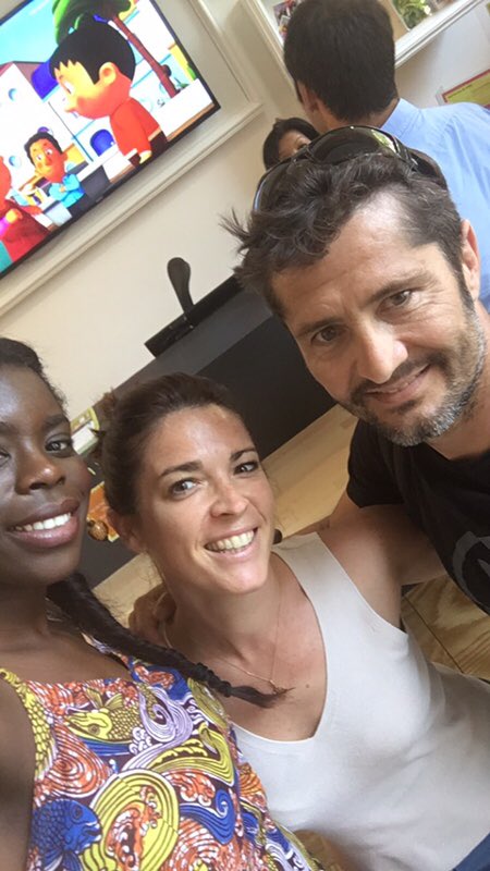 Bienvenue <a href="/BixeLizarazu/">Bixente Lizarazu</a> @Nextdoor_fr <a href="/Floowwrine/">flo</a> ça dit d'entraîner l'équipe de ⚽️nextdoor? 😊