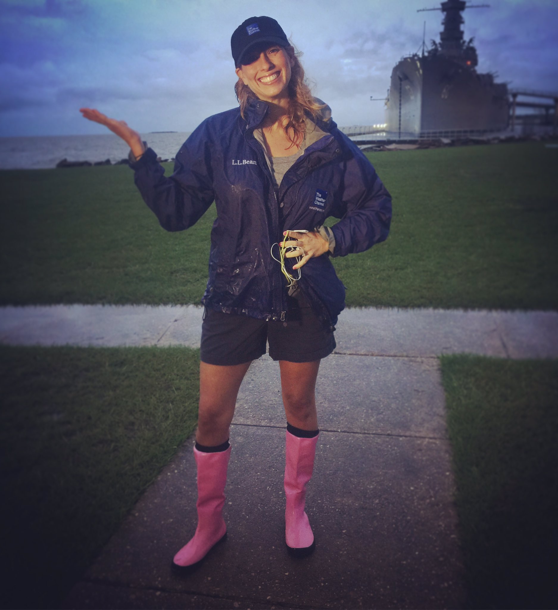 stephanie-abrams-on-twitter-woke-up-saw-the-dry-air-eating-away-at-tropicalstormcindy-and-decides-to-ditch-the-wetsuit-for-this-look-trishrags-https-t-co-vkcjdpzb2r-twitter