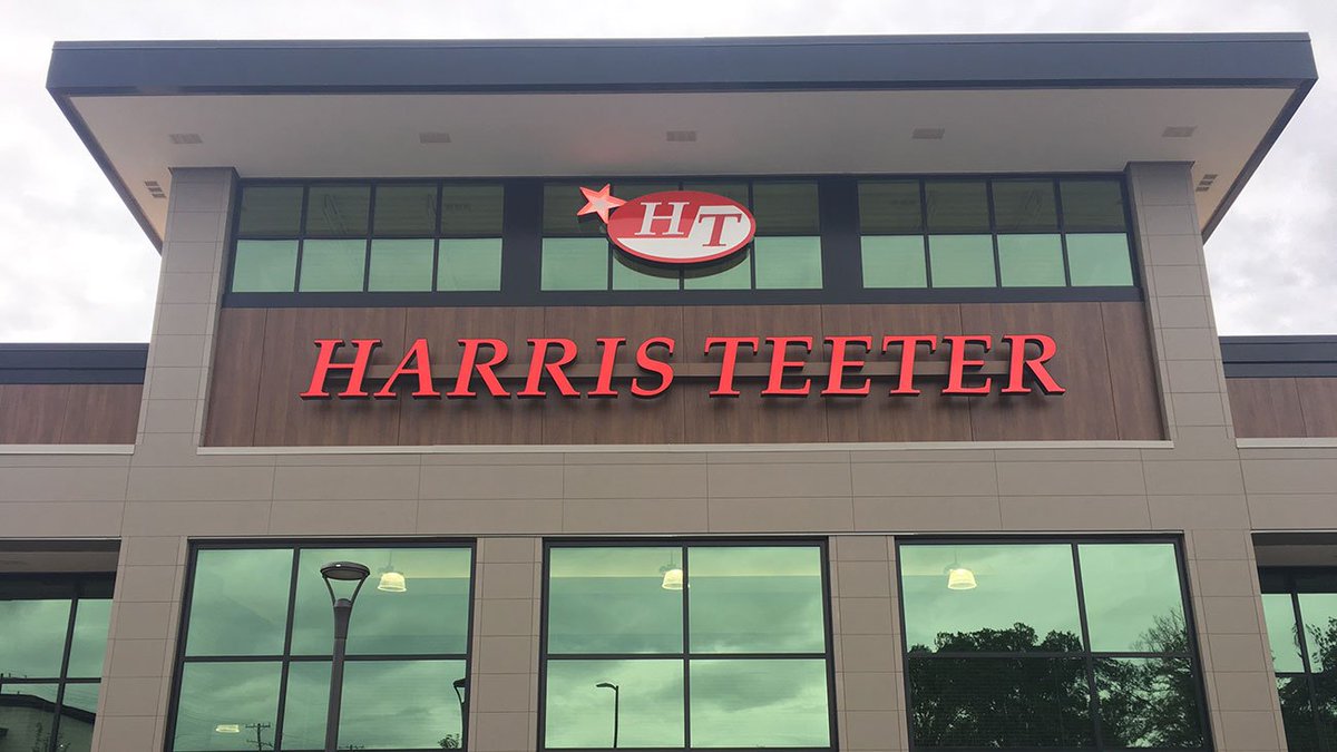 Harris Teeter raises the stakes in the Charlotte grocery wars with its new South End store
 bit.ly/2szZahb
