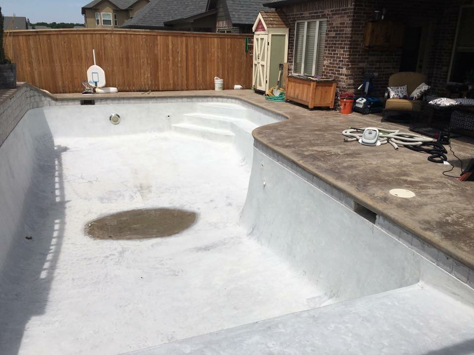 mikefournier77's tweet image. #unitepoolremodelingtulsa, #mikefourniertulsa, #replasterpool, #poolwaterfalls, #poolsunshelf, #poolbubblers, 
sonrisegunitepools.com