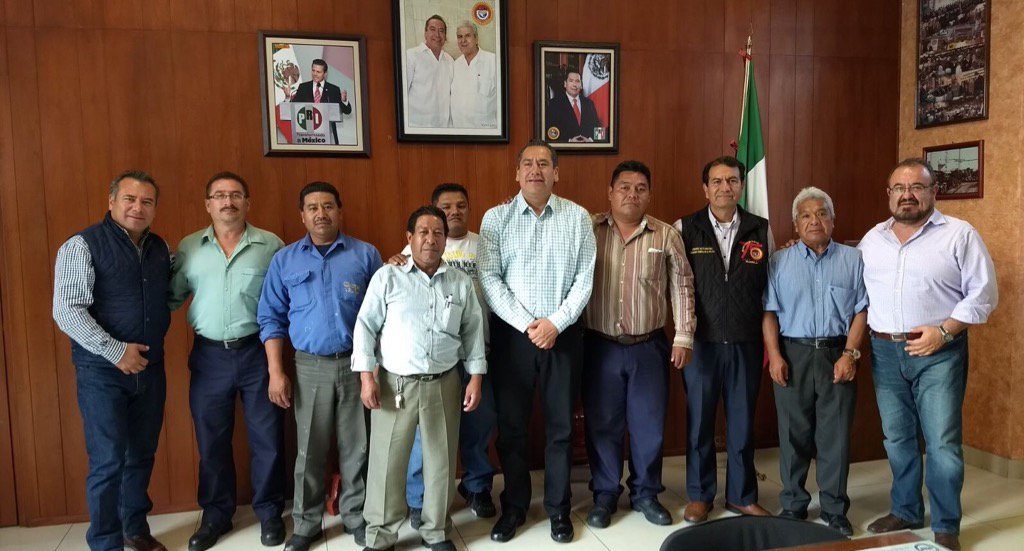 N+ Puebla (@nmaspuebla) on Twitter photo Llegan a un acuerdo #SindicatoCarpe y #CTM-Pue en el reinicio de labores. <a href="/leobardosoto/">Leobardo Soto</a> Llegan a un acuerdo #SindicatoCarpe y #CTM-Pue en el reinicio de labores. <a href="/leobardosoto/">Leobardo Soto</a>