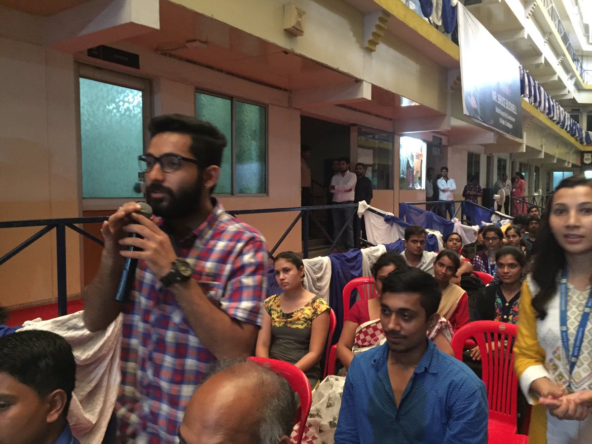 mainakde's tweet photo. .@Bruce_Bucknell in lively interaction with #MATSUniversity Students Discussed: #IndiaUK #UK&World #Tech #Culture #Equality @UKinIndia 1/2 https://t.co/78Xmnxsza9