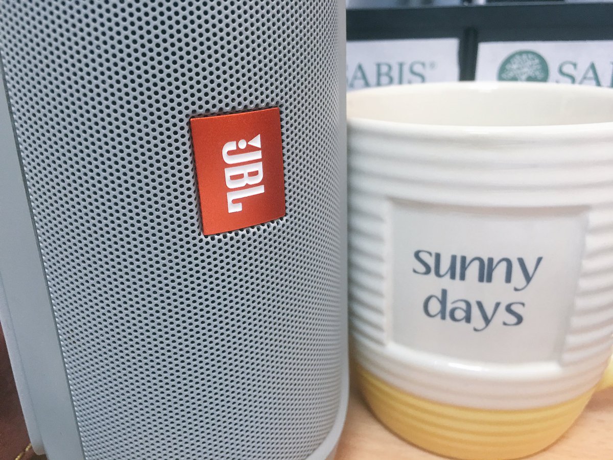 tins_i's tweet image. A cup ☕️ of coffee +Enrique Songs+ JBL = office productivity 90% , Life is awesome 😎#Pendingworks