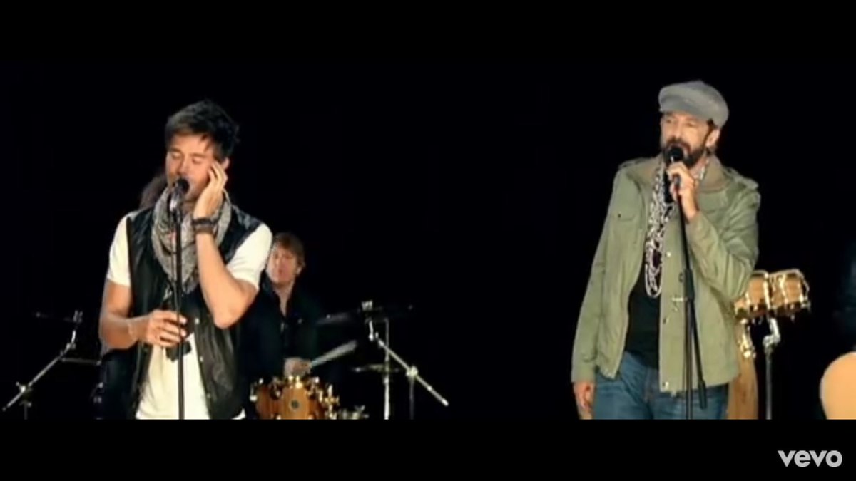 tins_i's tweet image. A cup ☕️ of coffee +Enrique Songs+ JBL = office productivity 90% , Life is awesome 😎#Pendingworks