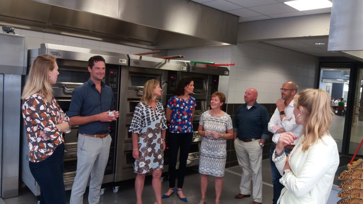 Marktdag <a href="/gomschoonhouden/">Gom</a> <a href="/zadkine/">Zadkine</a> Benthemplein. Wat een mooie locatie en wat een topteam. Trots dat wij hier alles mogen schoon houden.