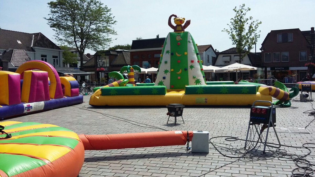 #Vandaag #Nunspeetspringt! #Marktplein #Nunspeet <a href="/NunspeetBeweegt/">Nunspeet Beweegt!</a>