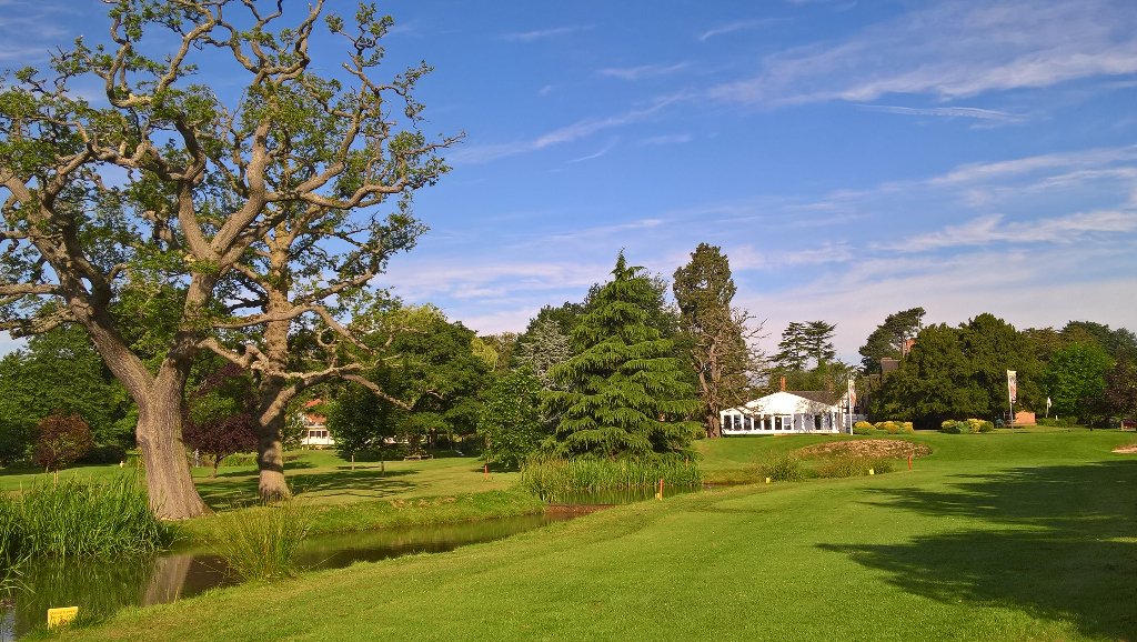 NailcoteHall's tweet photo. Don't forget there's a Free Pint 🍺 in the #Bar when you Pay&amp;Play after 5pm make playing best #Par3 in UK even better https://t.co/rk2ZgMHXaZ