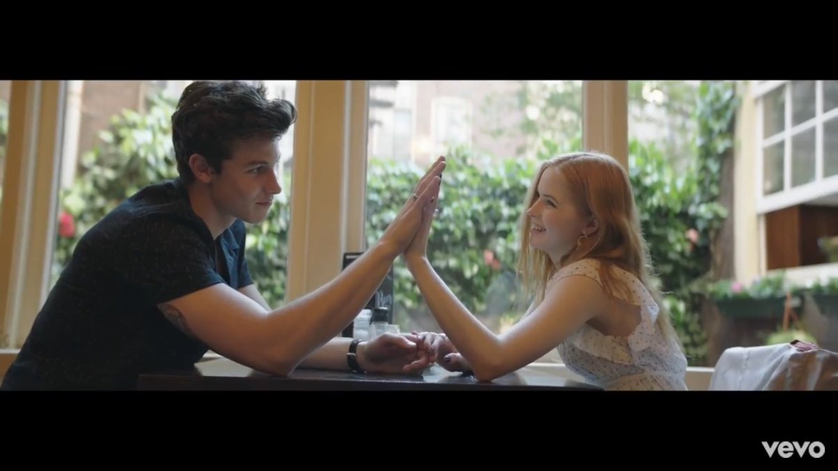 Textshawnmendes's tweet photo. #HoldingMeBackMusicVideo #HoldingMeBackVideo https://t.co/etzEm7Z8BL