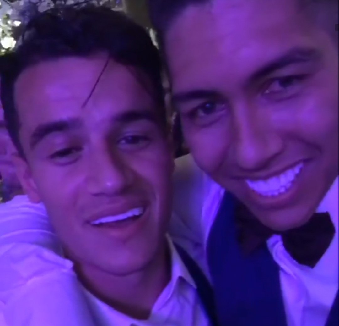 ATLiverpool_'s tweet photo. Heavy night at Bobby's wedding 👀😂 #LFC https://t.co/JObOWrPz54