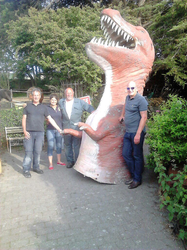 Fossil man's t rex finds new home at antiques emporium #IsleofWight