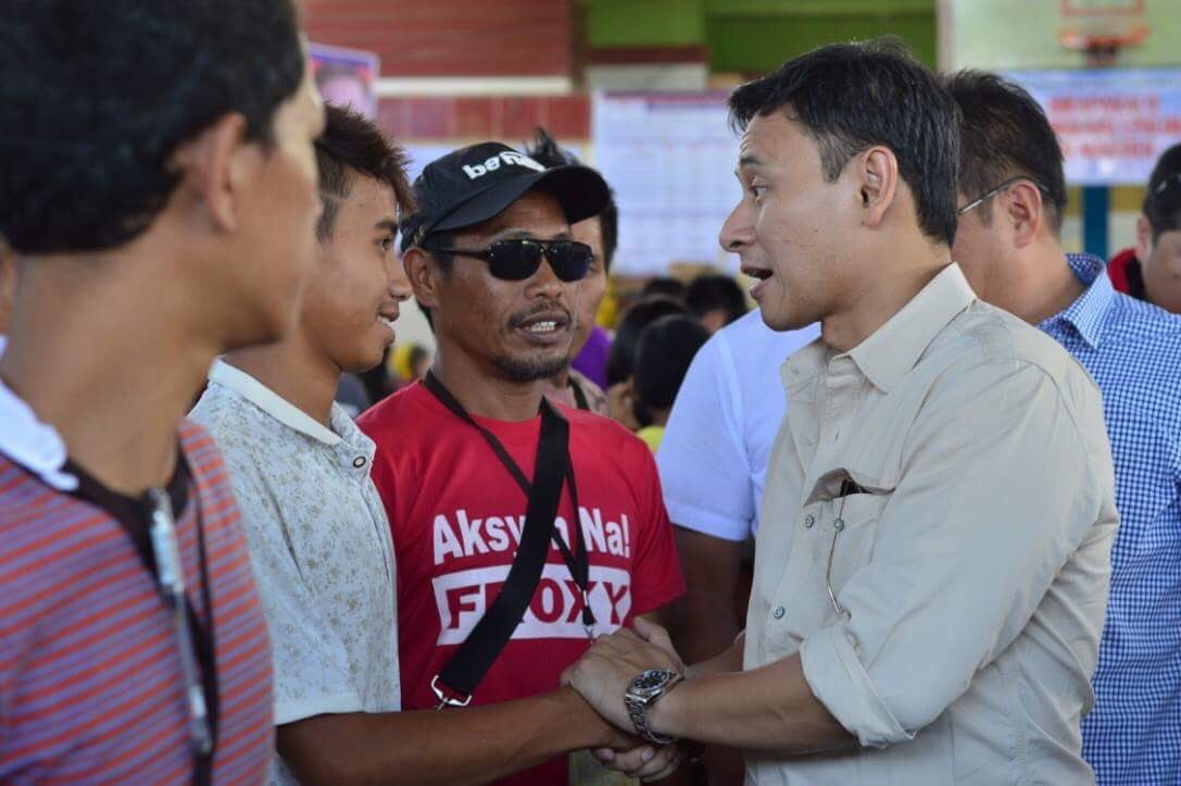 mindanaoan's tweet photo. LOOK: Sen. @sonnyangara visits #Marawi and #Iligan evac centers, vows to help rehabilitate city

#MarawiUpdates #PrayForMarawi #Mindanao https://t.co/qOi0b6eCxo
