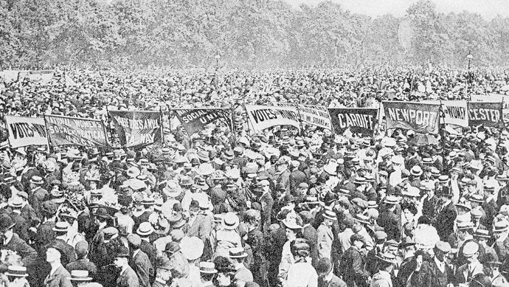 Jun 21 1908 - Between 200,000 and 300,000 women gathered in Hyde Park in campaign for votes for women. aboutmanchester.co.uk/featured/gem-o…