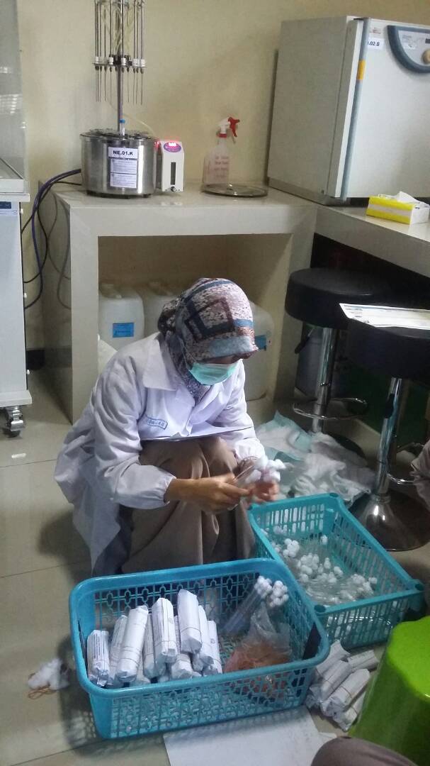 bppmhkp_sby2's tweet image. 21/6 #Pengujian kadar formalin dilaboratorium  pada sampel uji hasil perikanan @HumasBKIPM @rinajanwar2201 @haryanto265