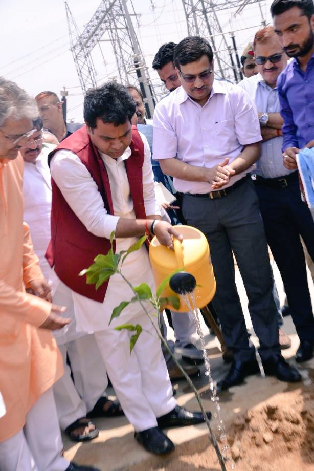ptshrikant's tweet photo. बिजनौर में 15 अगस्त के पहले 200 एमवीए क्षमता और बढ़ जाएगी। इससे आने वाले समय की ऊर्जा जरूरत भी पोषित होगी @BJP4India @UPGovt https://t.co/IUNgScWLdg