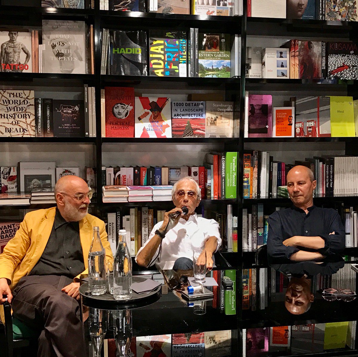 Grazie a Tutti per la vostra calorosa partecipazione! 
<a href="/FondazioneGPB/">Fondazione GPB</a> <a href="/SEditoriale/">SilvanaEditoriale</a>
#fioridellamiavita #gianpaolobarbieri #branislavjankic