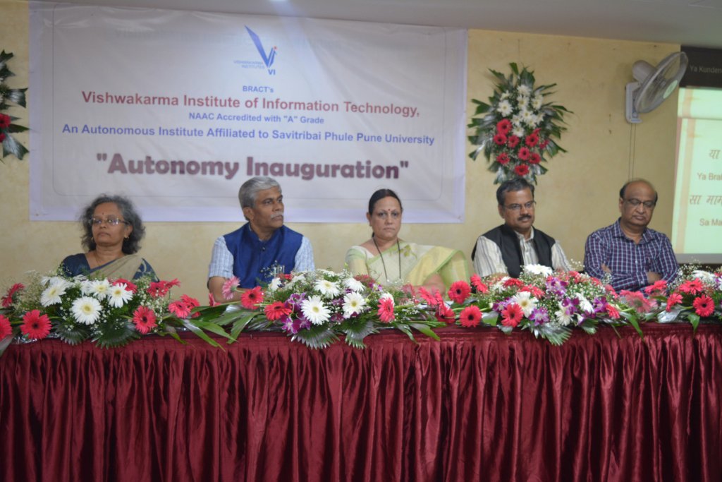 viit_pune's tweet photo. #Autonomy Inauguration by Dr. Nitin R. Karmalkar Hon'ble Vice Chancellor Savitribai Phule Pune University. @BharatAgarwal81 https://t.co/vJJ6I9PVvo
