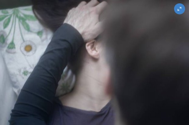 Idagsidan's tweet photo. ”Han fortsatte som om han skulle visa mig att jag egentligen ville.” 28-åriga Olivia i Idagserien Samtycke och sex. https://t.co/BK2SXHInGZ https://t.co/JYyoV3896q