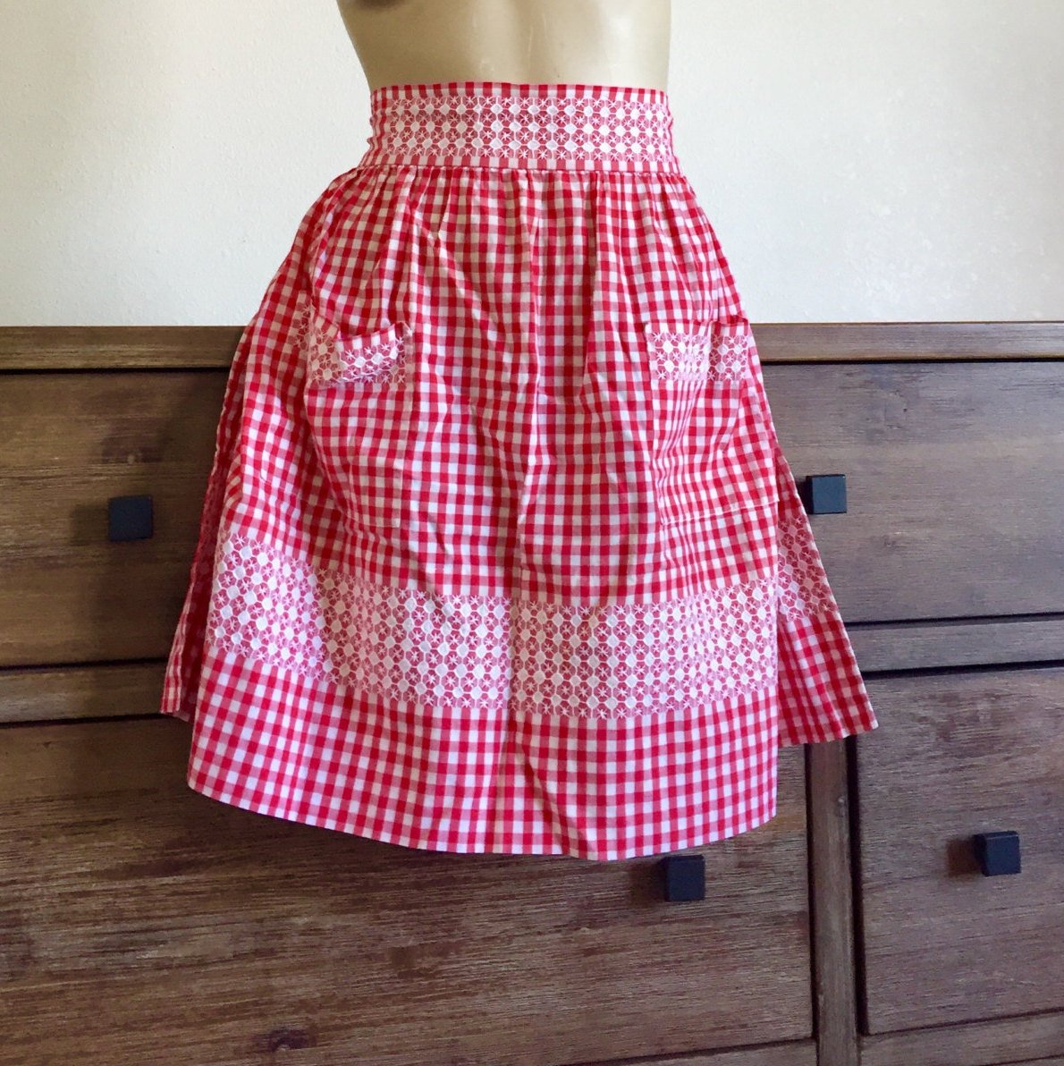 Red and White Gingham Apron with Decorative White Stitching; Vintage Apr… etsy.me/2rxm8IL #Etsy #CottonApron