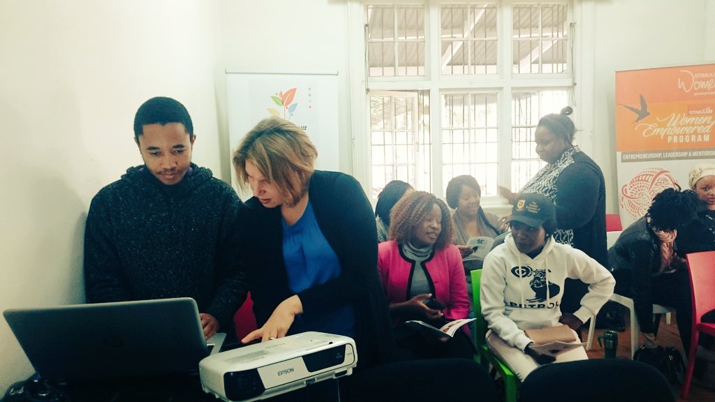 RudoNyangulu's tweet photo. So exciting to have @justjessdc with us this morning at @StimulusHub #CreatingCode #ICT4Dzw #Community cc @usembassyharare https://t.co/5JdVq11bnf