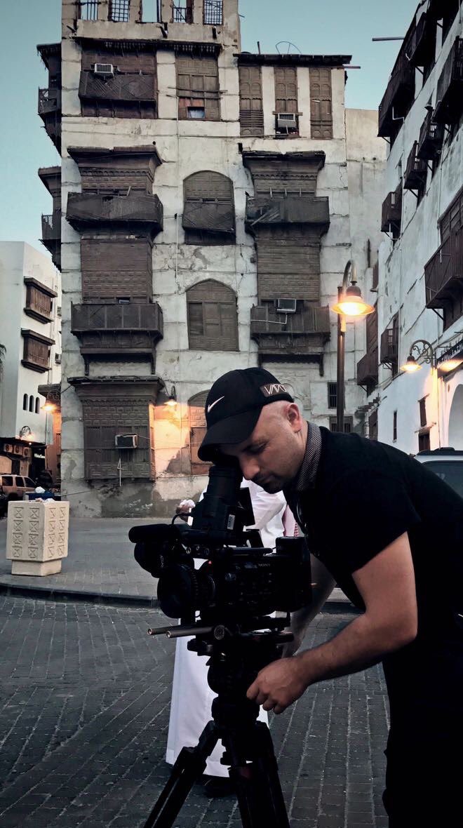 Shaney_Mullins's tweet photo. Souq filming in Jeddah, SA.
Fs7 mark ii with 50mm Zeiss CP2 prime on Sachtler sticks. https://t.co/xxXmhqwFJ0