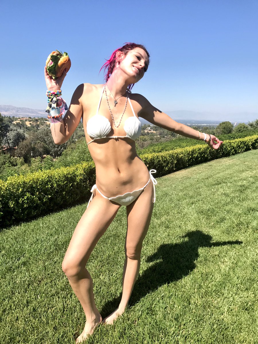 Twitter bella thorne Bella Thorne