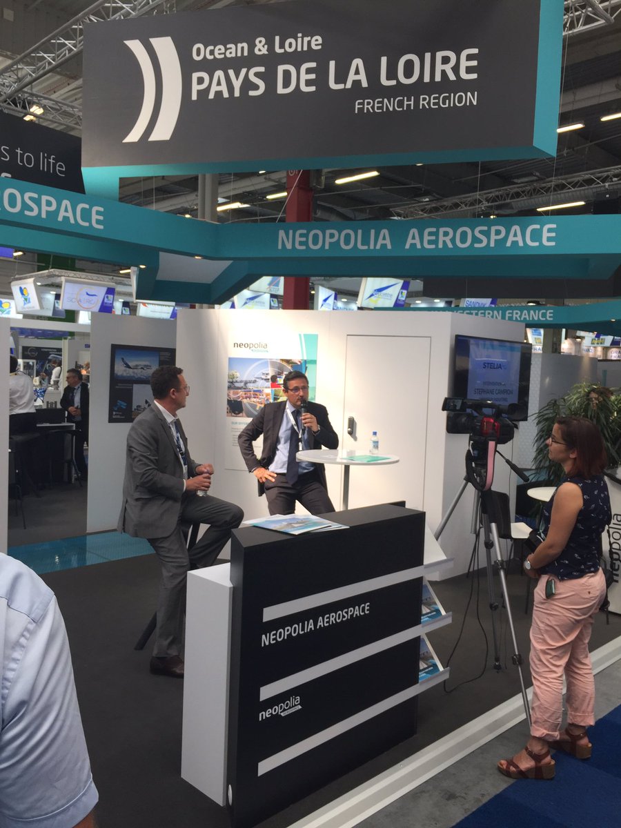 C_Berthou's tweet photo. En direct du stand Neopolia, avec une conférence de Stéphane Campion @STELIAAEROSPACE #kasadenn #siae2017 #neopolia https://t.co/dpYWoZhny7